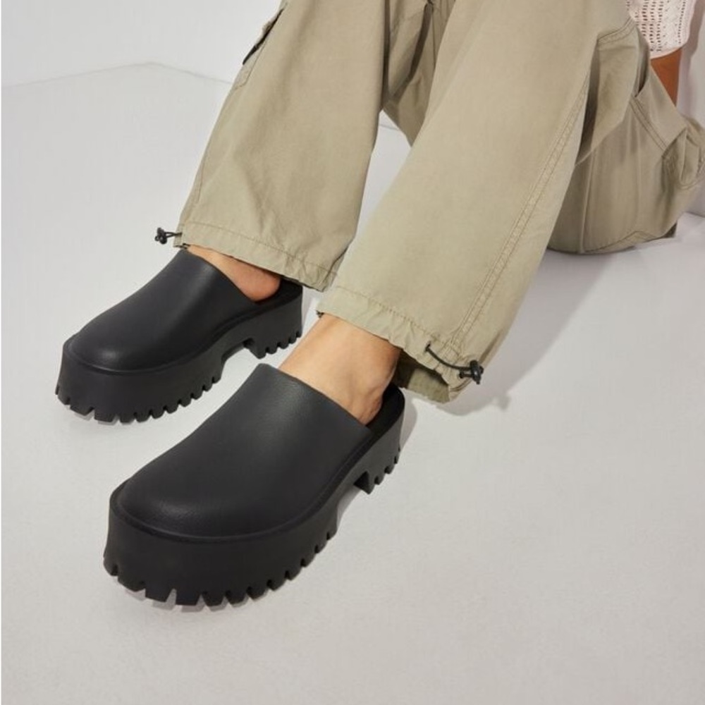 JEFFREY CAMPBELL Clogge Clog Size 9